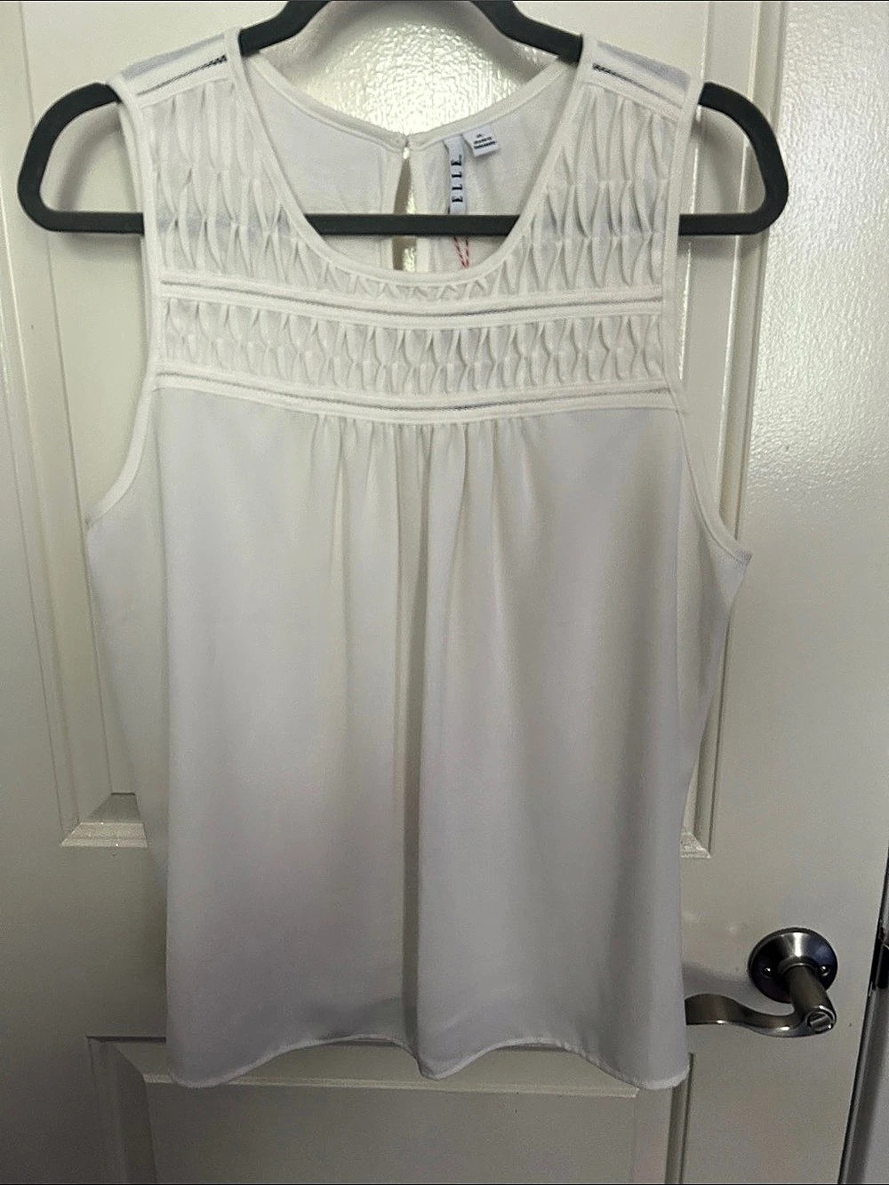 ELLE Textured White Tank Top Size XL Like New
